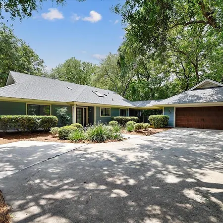 47 Off Shore- Dogs Ok, Huge Outdoor Space & Private Pool, Free Activities Included
